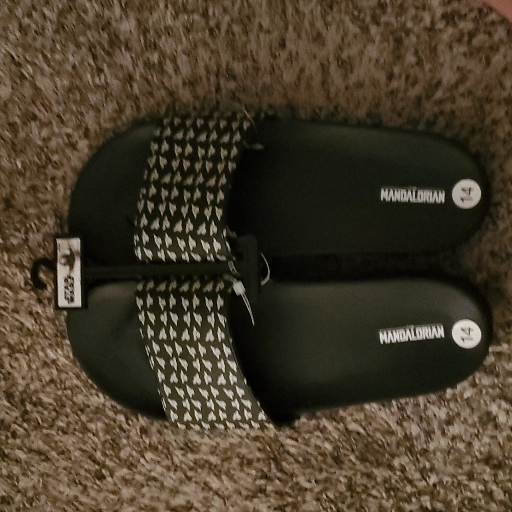 Mandoloran Baby Yoda Grogu sandals